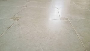 укладка керамогранита по диагонали с декоративными вставками