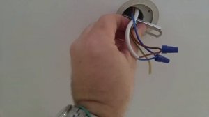 Сборка и установка люстры из Hoff на натяжной потолок