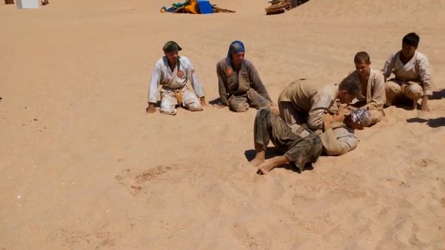 тецукен син кан. борьба в партере на песке смотреть онлайн