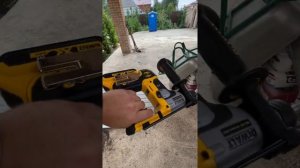 Перфоратор в работе Dewalt 18 В XR SDS-Plus DCH172N-XJ ставьте ???