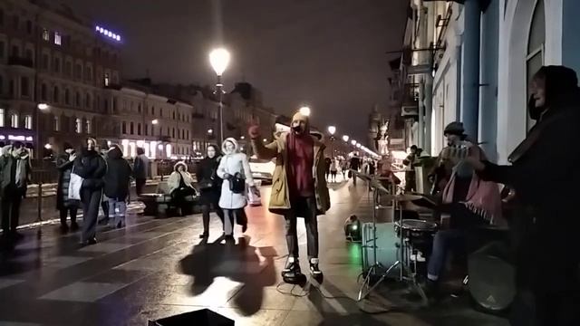 УЛИЧНЫЕ МУЗЫКАНТЫ СПб,Глеб Васильев и гр.Шумные Соседи(2)22.11.23. смотреть онлайн