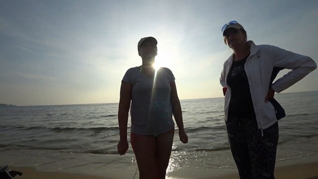 Пляж Джемете , конец октября ,рыбаки и рыбачки. смотреть онлайн