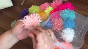 Мастер-класс «Декоративная подушка с помпонами»