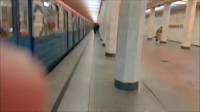 Электропоезд 81-717/714 "Номерной" №78 на станции метро Коломенская,Замоскворецкая линия смотреть онлайн