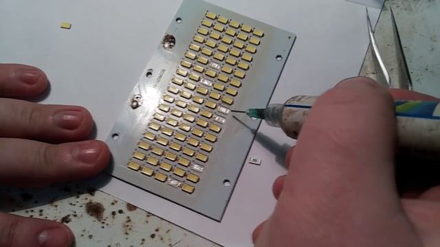 Ремонт 50W светодиодного прожектора Navigator (прожектор мигал). смотреть онлайн