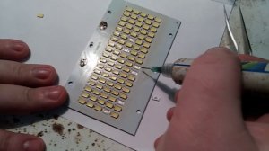 Ремонт 50W светодиодного прожектора Navigator (прожектор мигал).