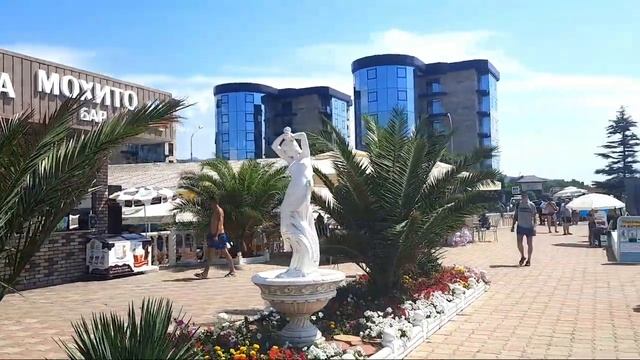 Лазаревское/пляж Багратион/почем лежаки / смотреть онлайн