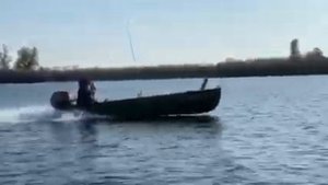 Южанка "Метла" лодочный мотор 25 лс 4 такта, скорость 46 км в час против ветра