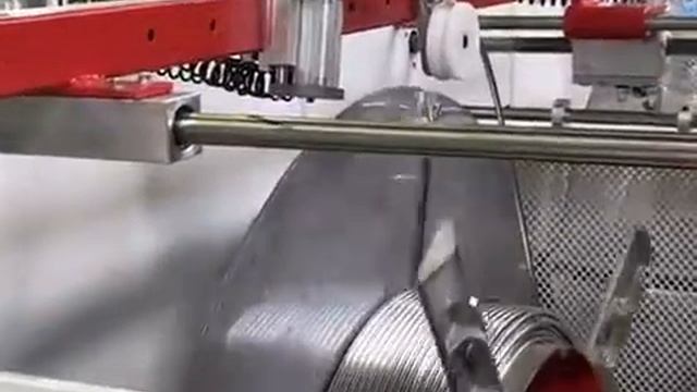 Процесс намотки термообработанной нержавеющей трубы в бухту. Глобус-Сталь смотреть онлайн