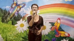 Льются песни крылатые