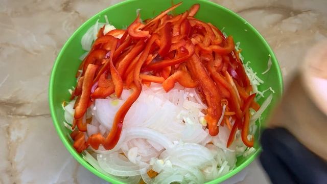 ВИТАМИННЫЙ САЛАТ С ХРУСТЯЩЕЙ КАПУСТОЙ