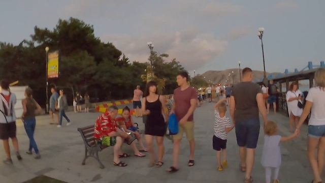 Крым Судак 2020 / ОЧЕНЬ МНОГО ЛЮДЕЙ в Крыму Бархатный сезон в сентябре | Набережная Судака Сегодня смотреть онлайн