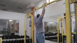 ПОДТЯГИВАНИЕ НА ТУРНИКЕ К ГРУДИ ШИРОКИМ ХВАТОМ