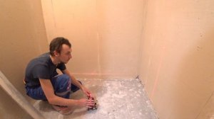 Оштукатурили стены.Закупили сантехнику.