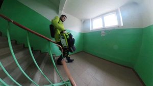 Спуск моноколеса по лестнице Veteran Sherman Max