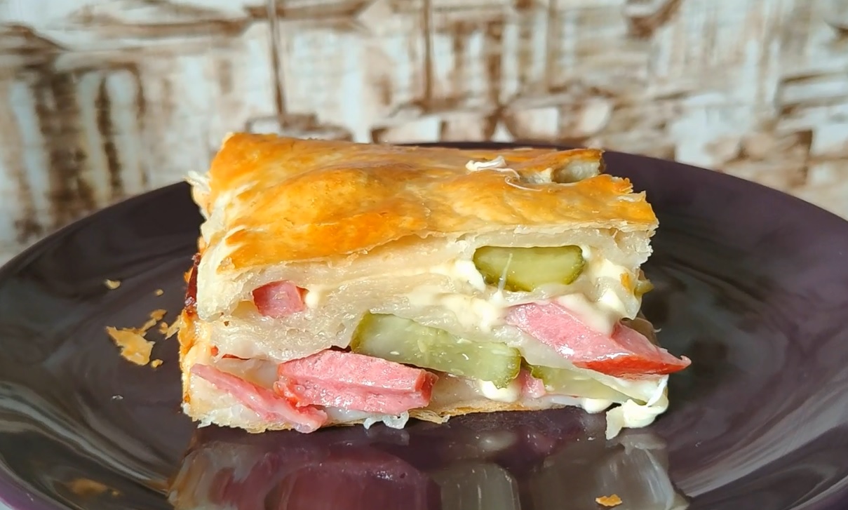 Закрытая слоеная пицца / Рецепты / Папа На Кухне