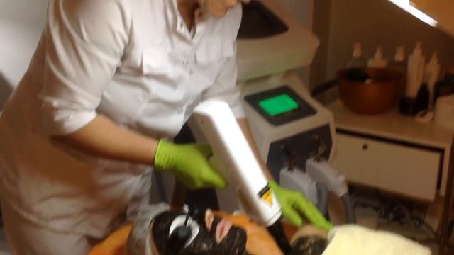 Как выглядит процедура Лазерный Карбоновый Пилинг смотреть онлайн