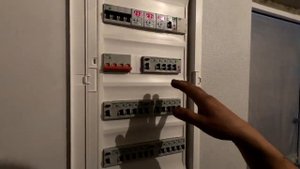 Выключатель (автомат , рубильник ) отпуск Электрощит для двухкомнатной квартиры ( Владивосток )