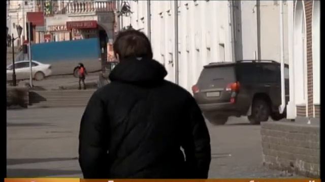 Машины паркуются на Спасской смотреть онлайн