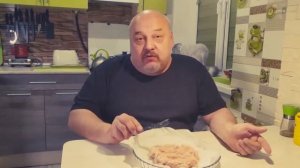 Пицца на основе куриного фарша.