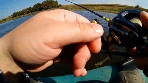 Рыбалка с лодки на мультипликатор. Окунь в ударе.  уокеры; воблеры; попперы; микроджиг.