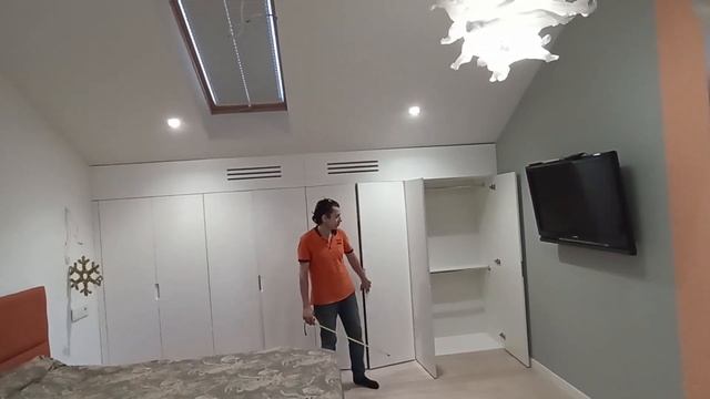 шкаф в мансарде смотреть онлайн