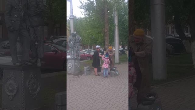 Клоун в центре Кемерово смотреть онлайн