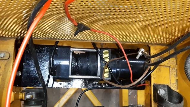 Самодельный минитрактор переломка. Установка электролебёдки на передний отвал. смотреть онлайн