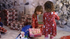 США/Распаковка Рождественских подарков на Новый 2023 год