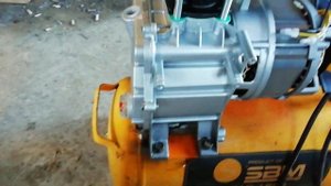 Компрессор на халяву. Необычный ремонт бытового компрессора.