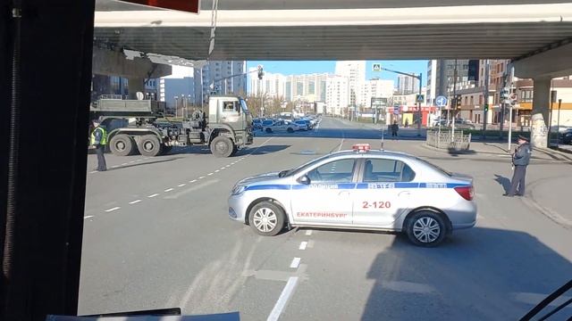 Перекрытие перекрёстка Московская - Фурманова для пропуска военной техники к центру города. смотреть онлайн