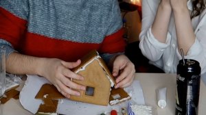 Мы ПЫТАЛИСЬ построить пряничный домик вместе с Соней Хромовой, но всё пошло через...