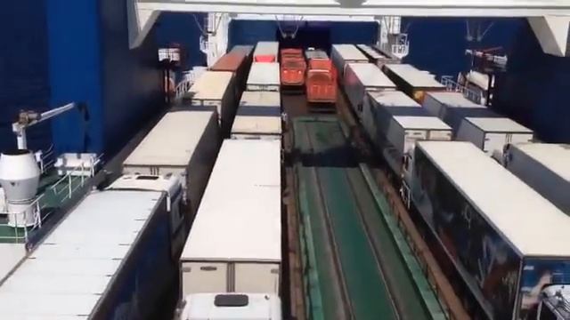Автоматические камеры хранения. Почтоматы постаматы. Автоматический пункт выдачи заказа