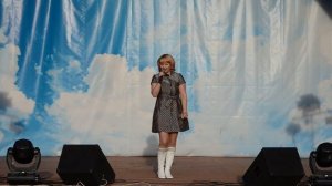 Греховодница-сл.и муз.Владимира Караблина поет Алёна Шестак