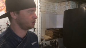 Дровяная пицца печь для ресторана.