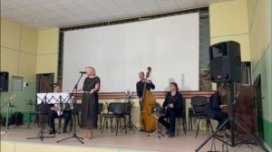 Блинникова Елена и Ансамбль преподавателей.  «Спасибо, музыка». Муз. М. Минкова, сл. Д. Иванова.