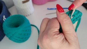 68. Карандашница вязанная крючком из трикотажной пряжи