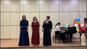 музыка Л. ван Бетховена, слова М. Павловой. "Менуэт".  Исполняет вокальный ансамбль "Ностальжи".