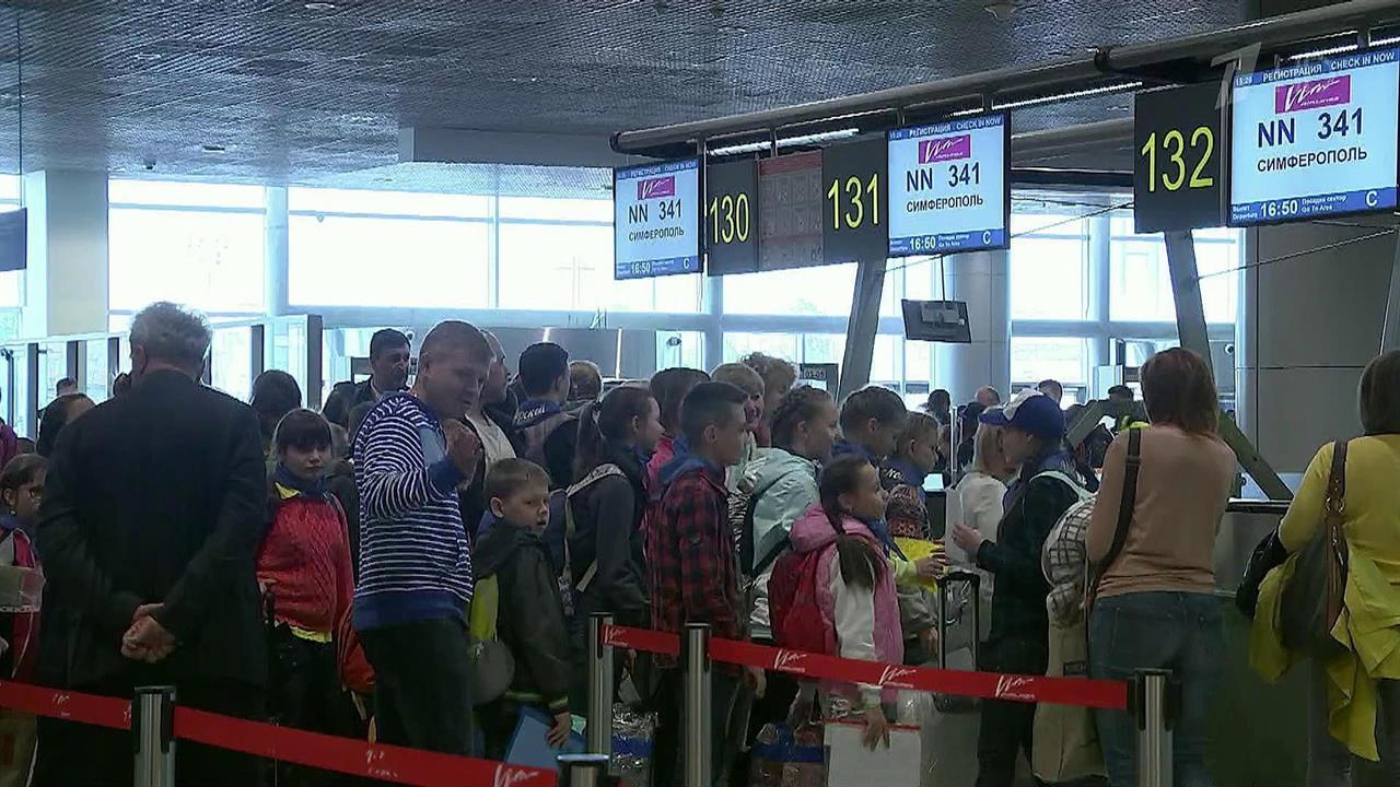 По данным Ростуризма, планы 200 тысяч человек могу...ть нарушены из-за проблем у компании "ВИМ-Авиа"