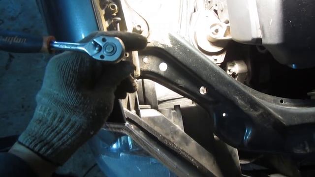 Замена фары на Приоре (снятие и установка) смотреть онлайн