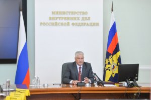 Владимир Колокольцев провел заседание, посвященное противодействию незаконному обороту наркотиков