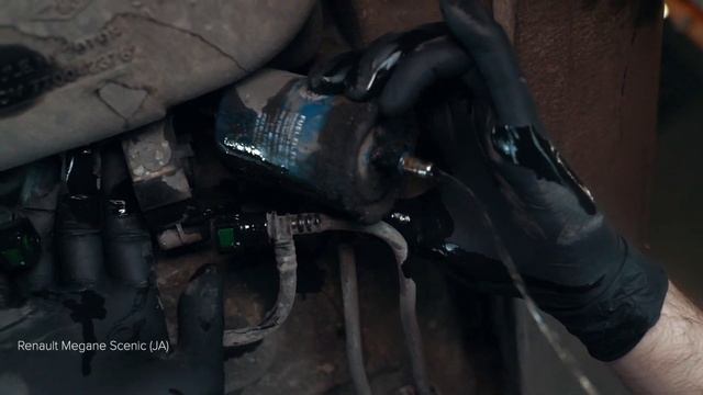 Jak wymienić filtr paliwa RENAULT MEGANE SCENIC PORADNIK AUTODOC