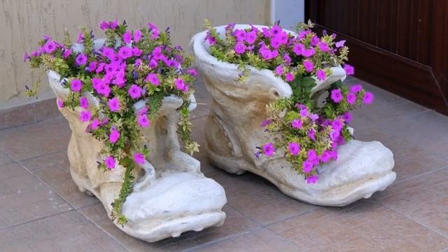 ВАЗОНЫ ИЗ СТАРЫХ ВЕЩЕЙ И ЦЕМЕНТА ЭТО ШЕДЕВРАЛЬНО! смотреть онлайн