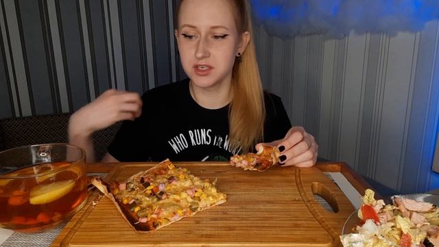 Мукбанг пицца | Домашняя пицца Рассказываю про кроликов | Mukbang pizza ?