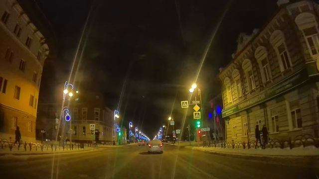 Движение на автомобиле по улицам города Тюмени до экопарка "Затюменский" в вечернее время смотреть онлайн