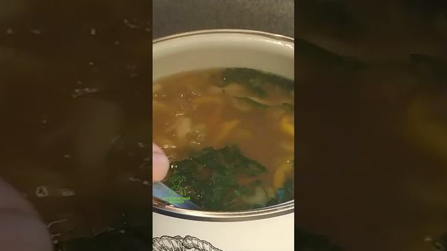 Летний суп со шпинатом