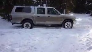 Мазда В2500 на лыжной трассе, почти сели))