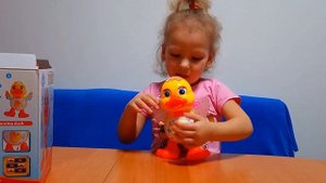 Распаковка игрушек / играем новыми игрушками / Забавный утенок / Видео 0+ / обзор новой игрушки