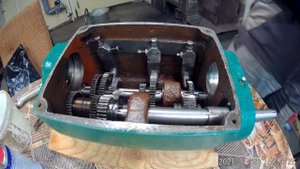 Сборка передней бабки (коробки передач) токарного станка ТВШ-3. Замена двух валов.