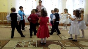 Парный танец "Башмачки" в старшей группе. Осенний утренник
